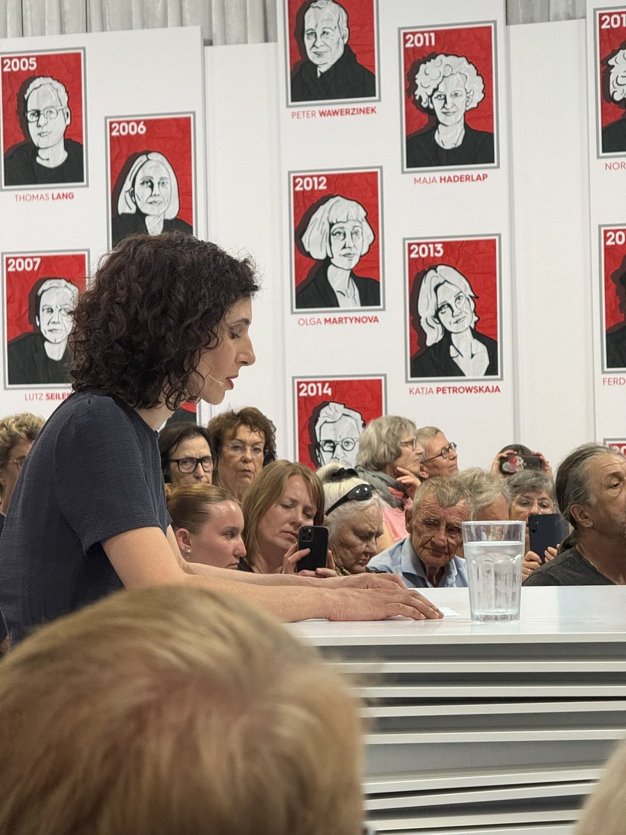 Nava Ebrahimi eröffnet die 49. Tage der deutschsprachigen Literatur. 👏
#tddl #bachmannpreis #klagenfurt