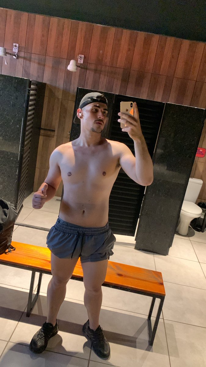 Alebbuenoo's tweet photo. Aquele treininho do dia, no horário de almoço, só para nao dizer que faltou https://t.co/jucC8tDDVf