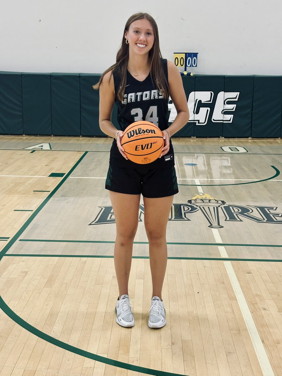 helenakiely3's tweet photo. Thank you Coach Branche for an awesome visit!! I appreciate the opportunity to potentially continue my athletic and academic career as a gator!!🐊🖤 https://t.co/8nH4OQNb4u