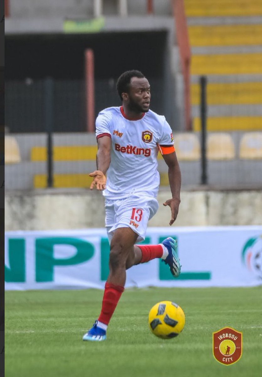_EmirJnr_'s tweet image. 🚨 JUST IN from @Mike_ThePundit:

Rivers Utd and Kano Pillars are interested in the signing of Ikorodu City’s Waliu Ojetoye.

- Clubs must now find a way to convince him hugely to join them as contract still exists 
- Player calm despite interest + happy in Lagos  #IKC #NPFL