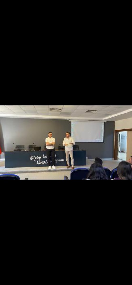 SubuPDB's tweet photo. 📚 Daire Başkanlığımız tarafından " Dijital Dönüşüm ve Yapay Zeka" konulu hizmet içi eğitim düzenlendi. Üniversitemiz Öğretim Elemanlarından degerli Eğitimcilerimiz  Öğr. Gör. Ahmet Selim ÖVER ile Öğr. Gör. Burak AĞGÜL' e ve katılım sağlayan tüm personelimize teşekkür ederiz. https://t.co/RDoT6yesSf
