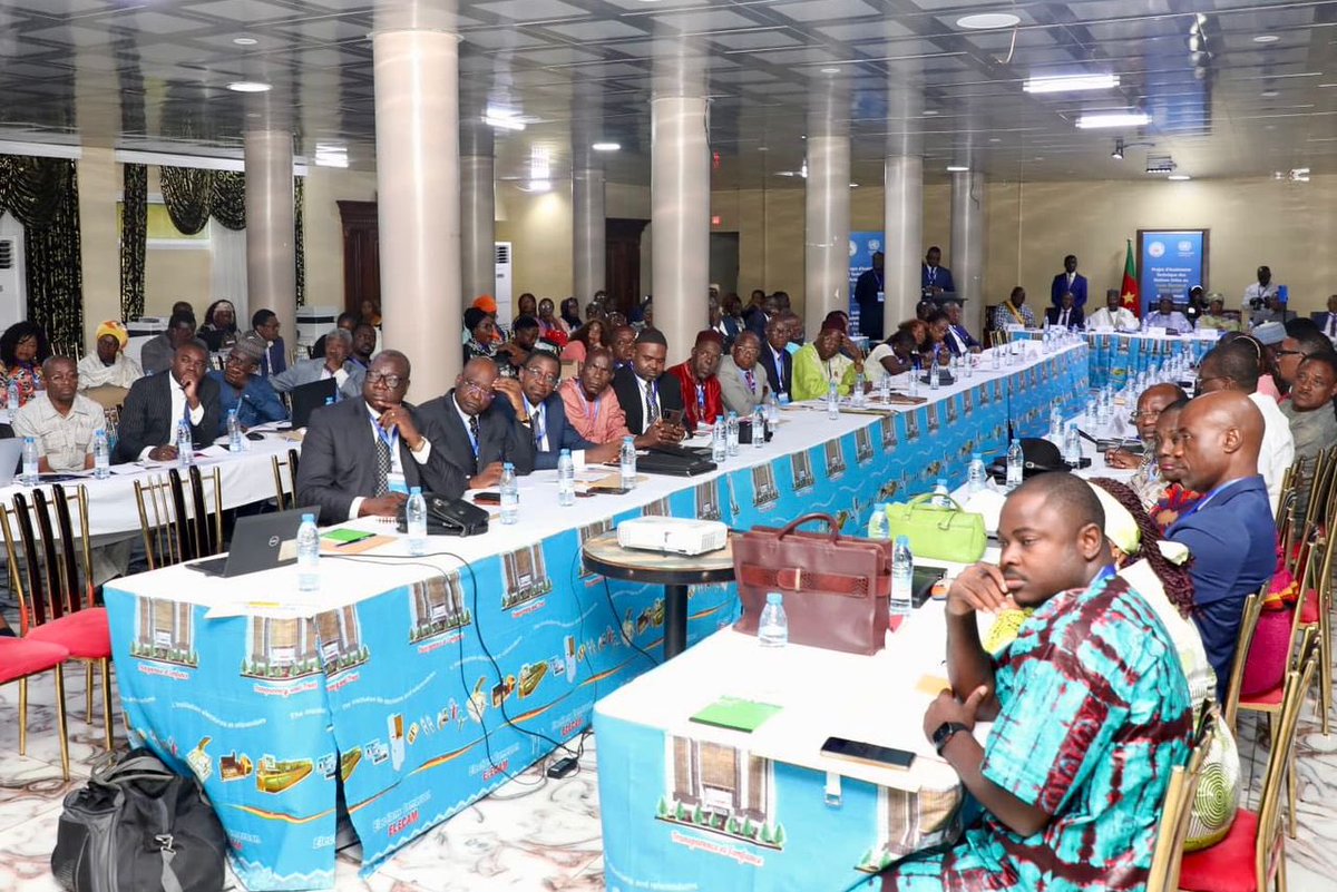 Kickoff, #MultiStakeholder #ConsultativePlatform on safeguarding electoral integrity &amp; preventing risks for peaceful/inclusive/transparent elections in🇨🇲
150 leaders from Gvt, Political Parties, CSOs, Traditional/Religious Bodies, convene in dialogue

#UNElectoralAssistanceCMR