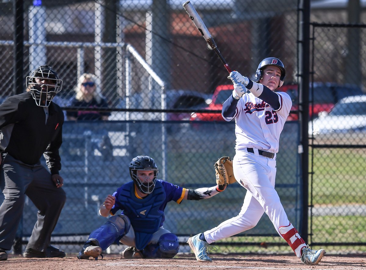 Brookdale Community College’s Richard Kernan Earns Golden Glove Award

Read more: go.brookdalecc.edu/richard-kernan