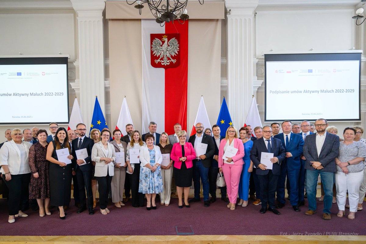 TKH_Teresa's tweet photo. 👵👶 Podpisaliśmy 38 umów z 29 gminami w ramach programu #SeniorPlus i 4 w ramach #AktywnyMaluch!

📌 Senior+ – 2,78 mln zł na tworzenie i funkcjonowanie Domów Seniora.

📌 Aktywny Maluch – łącznie 158 nowych miejsc w żłobkach, w gminach: Czarna, Kamień, Przeworsk i Domaradz. https://t.co/wro5XLuYxC