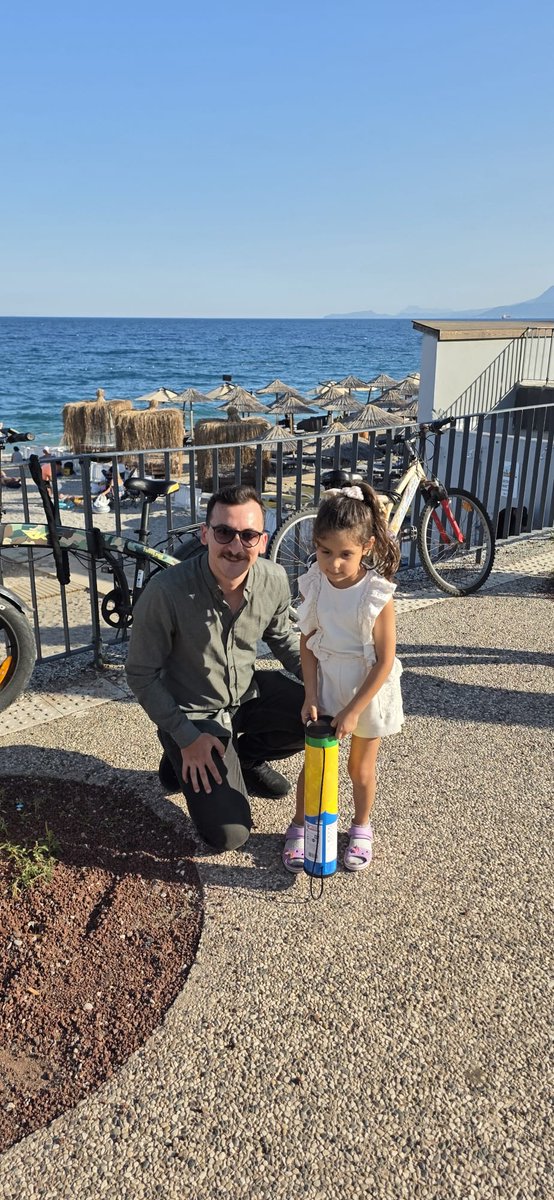 Antalya Konyaaltı sahilinde satranç oynayıp satranç takımlarını da Türk çocuklarına hediye ettik. Temiz Türkler olarak vatanımızda hak ettiğimiz her şeyi ele edene kadar mücadelemizi sürdüreceğimizi haykırıyoruz. 

Kurulan tezgahları başınıza yıkacağız!
Antalya Türklerindir,