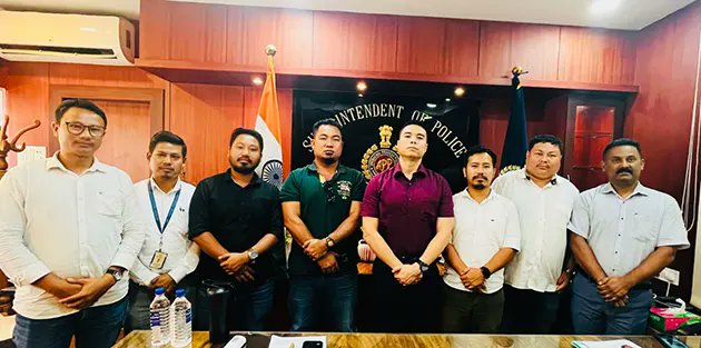 arunachaltimes_'s tweet photo. (TMPK delegation meets SP, discusses Doley murder case)
#PrabhashDoleyMurderCase #TMPK #ItanagarSP
The Arunachal Times - https://t.co/sdRpVcIvGP https://t.co/38IbcgSJSP
