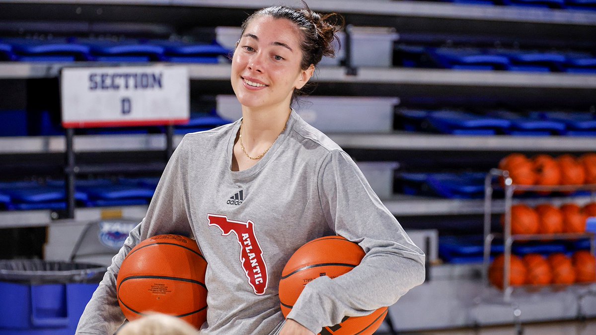 FAUWBB_Hoops's tweet image. Big smiles on day three of camp! 😁
#WIP🏝️