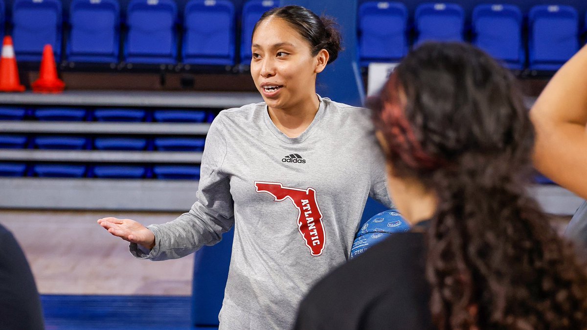FAUWBB_Hoops's tweet image. Big smiles on day three of camp! 😁
#WIP🏝️