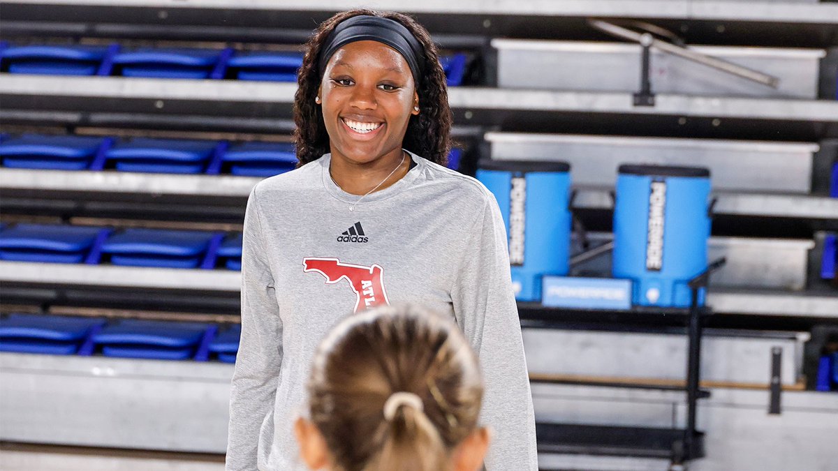 FAUWBB_Hoops's tweet image. Big smiles on day three of camp! 😁
#WIP🏝️