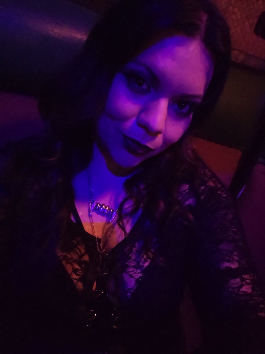 BatsyBrittany's tweet photo. 🖤 Tiki Goth Night 🖤 https://t.co/wo39Rs5Zyn