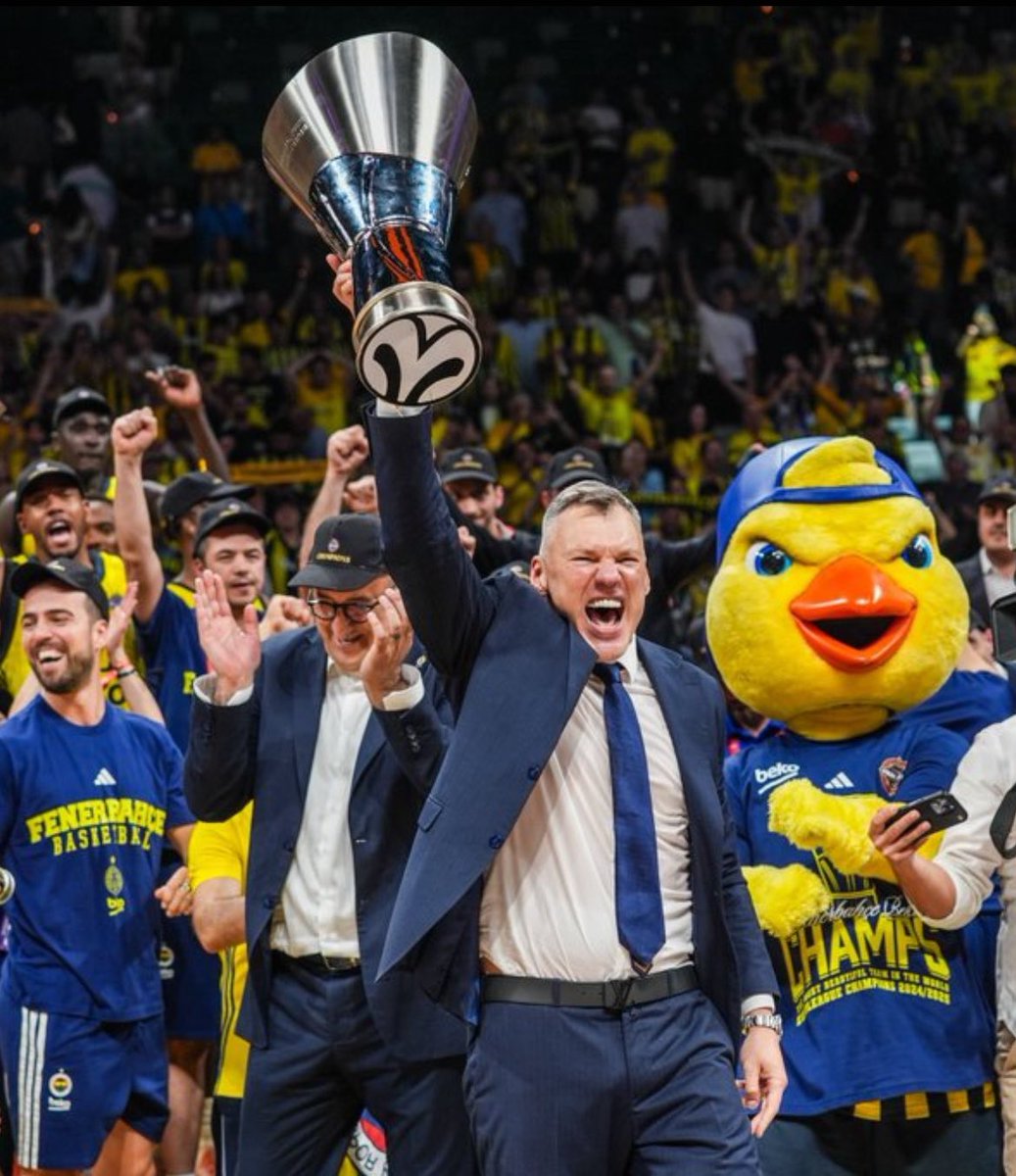 TEBRİKLER SARUNAS JASİKEVİCİUS 👏🥇🏆💛💙🧿
