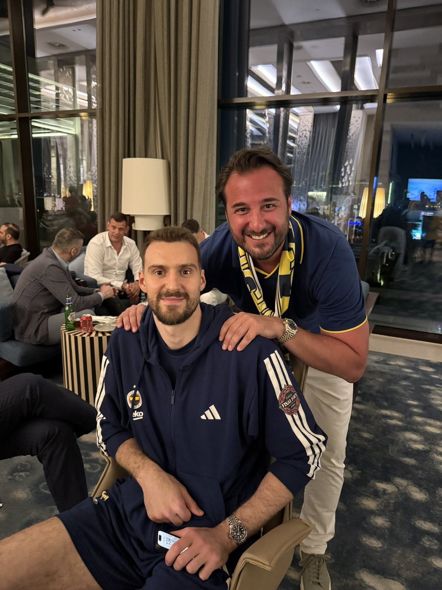 Ömerhan Karamahmutoğlu (@omerhankrm) on Twitter photo TREBLE 🏆🏆🏆
Bu özel sezon için sonsuz teşekkürler <a href="/FBBasketbol/">Fenerbahçe Beko</a> <a href="/Fenerbahce/">Fenerbahçe SK</a> 💛💙
Bir teşekkür de Marko’ya. Kaptanlığın, liderliğin, Fenerbahçe’me kattığın herşey için sana minnettarız. Yolun açık olsun Paşam 🫶🏼 TREBLE 🏆🏆🏆
Bu özel sezon için sonsuz teşekkürler <a href="/FBBasketbol/">Fenerbahçe Beko</a> <a href="/Fenerbahce/">Fenerbahçe SK</a> 💛💙
Bir teşekkür de Marko’ya. Kaptanlığın, liderliğin, Fenerbahçe’me kattığın herşey için sana minnettarız. Yolun açık olsun Paşam 🫶🏼