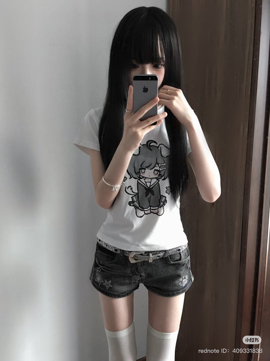 igafthv's tweet photo. 164cm  |  5’5”
                            40kg  |  88.18 lbs
     bmi  14.9 https://t.co/dc2KknlhPm