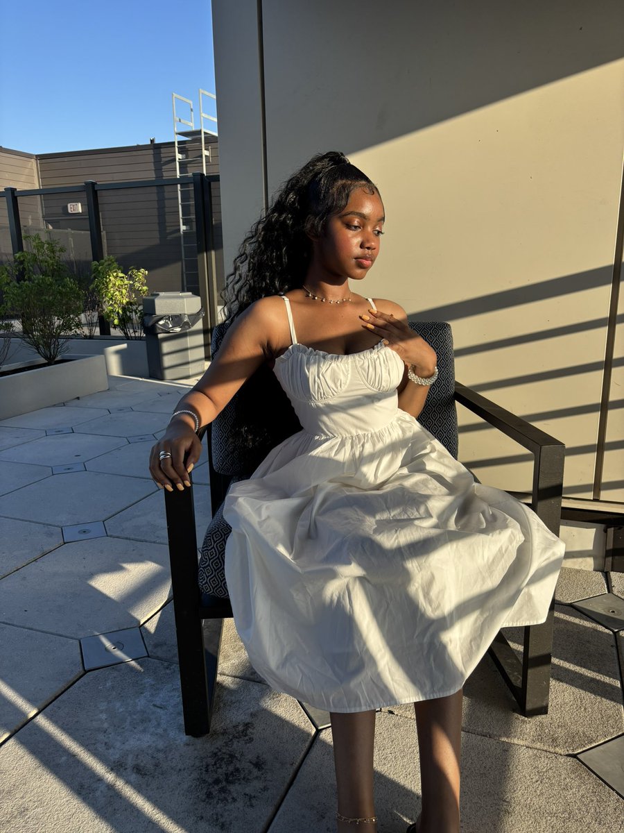 A 🎀 (@notsooallyy) on Twitter photo 