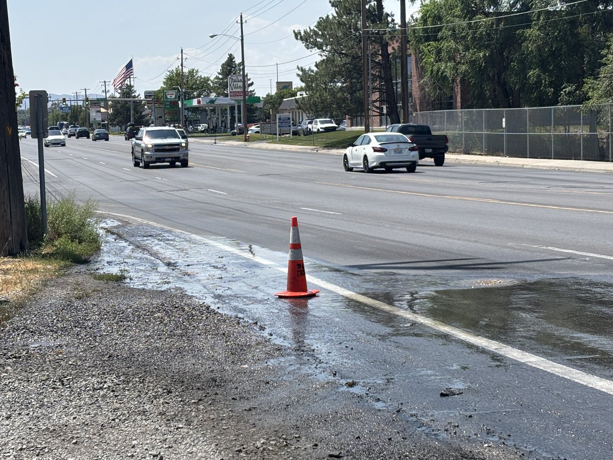 What’s happening in Murray? A home owner says this water leak has been going on for weeks… and says no one is doing anything about it.  Who is going to fix this? <a href="/KUTV2News/">KUTV2news</a>