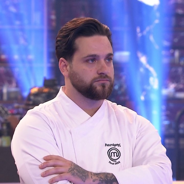 #MasterChefGR γιατί πρέπει να το σηκώσει??? Γιατί πάνω από όλα έχει ήθος και σέβεται τον αντίπαλο του φίλο ... Από την άλλη ο Νέστορας μόνο το εγώ του...
