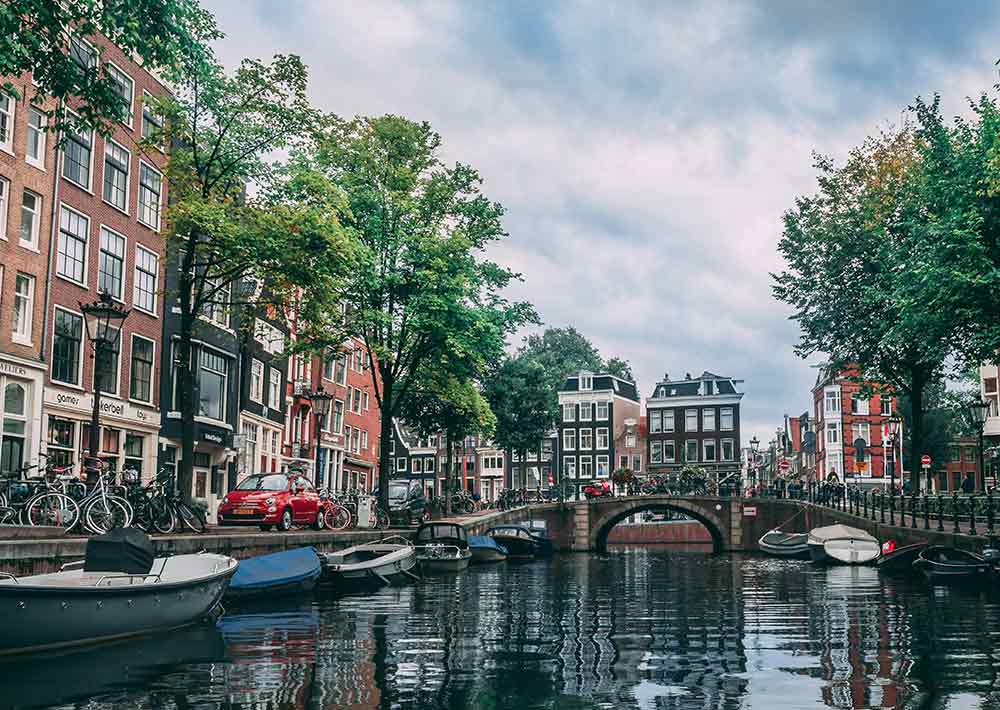 Songwriting Magazine (@songwritingmag) on Twitter photo From André Hazes to Altın Gün, <a href="/goldkimono1/">goldkimono</a> shares a musical map of Amsterdam, full of rhythm, memory and late-night atmosphere... songwritingmagazine.co.uk/songs/songs-in…
#songsinthekeyof #amsterdam #goldkimono #playlist From André Hazes to Altın Gün, <a href="/goldkimono1/">goldkimono</a> shares a musical map of Amsterdam, full of rhythm, memory and late-night atmosphere... songwritingmagazine.co.uk/songs/songs-in…
#songsinthekeyof #amsterdam #goldkimono #playlist