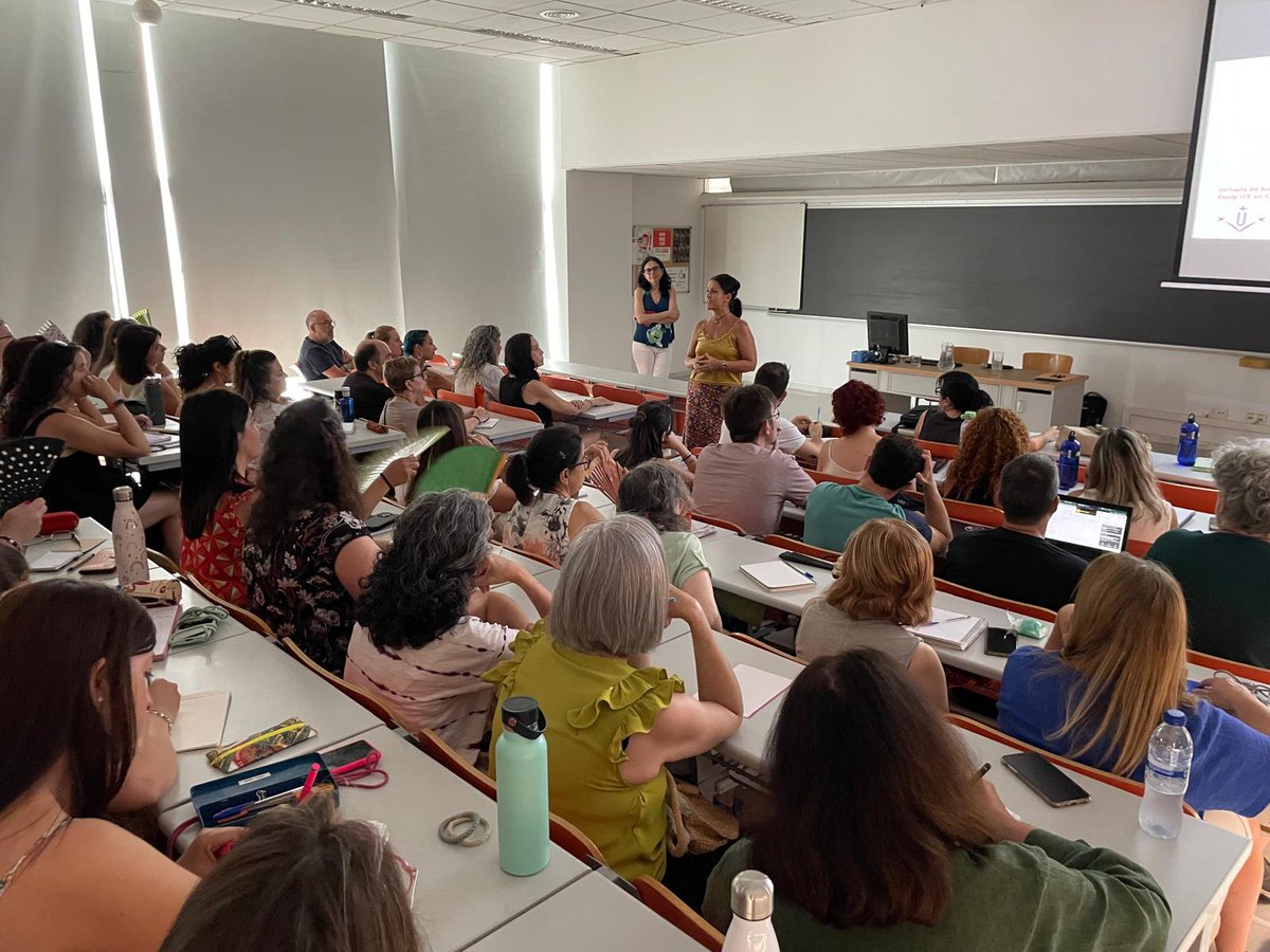 MartaSolerUB's tweet image. Èxit de la jornada de formació de les Comunitats d'Aprenentatge de Lleida, amb més de 150 mestres, formant-se amb rigorositat en les evidències científiques d'impacte social que milloren els resultats de les seves escoles. Treballant pel dret a l'educació! @odisseaeducacio