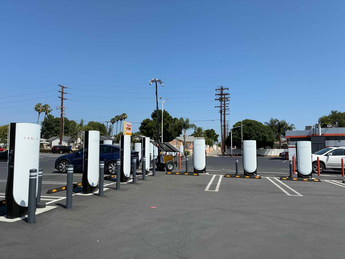 Tesla Charging tweet media