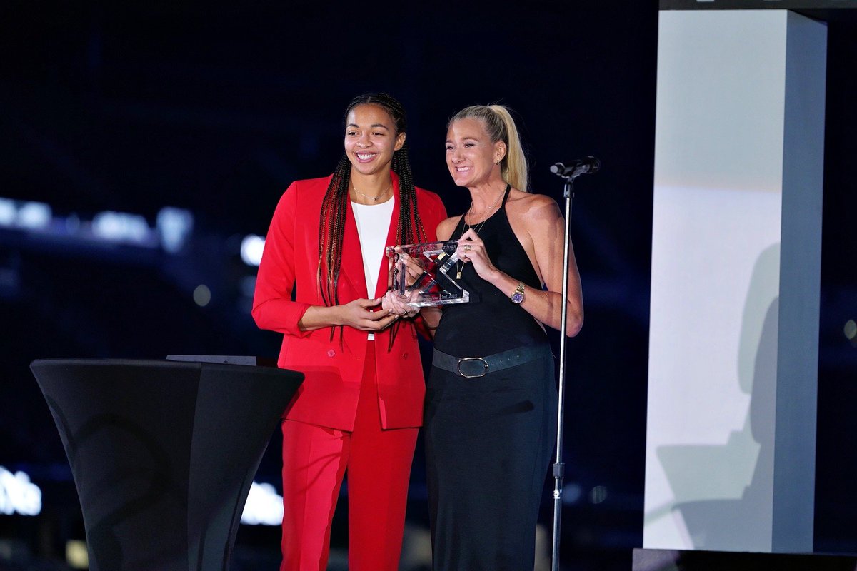 Jennifer Azzi tweet media