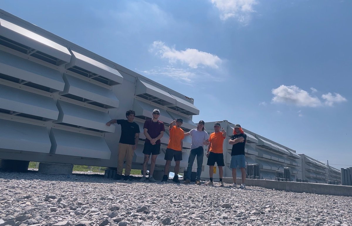 Heat advisory? 

More like Hashrate advisory. 

Just wrapped up some container deployments for a new mining site out here in beautiful Indiana. #ProofOfSweat