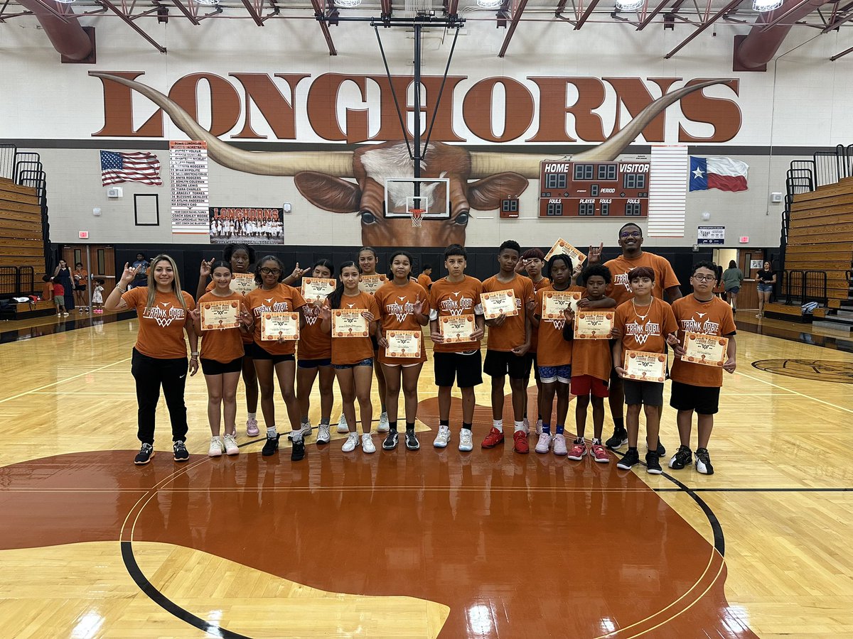 Dobie_GBB's tweet photo. After an amazing 3 days, camp is officially in the books. Thank you to our community, campers, student coaches and parents for making this a successful event! We truly enjoyed getting to work with our future Longhorns. Until next year! 🤘#DobiePride #WeAreTheTradition https://t.co/8LWpvPeg7J