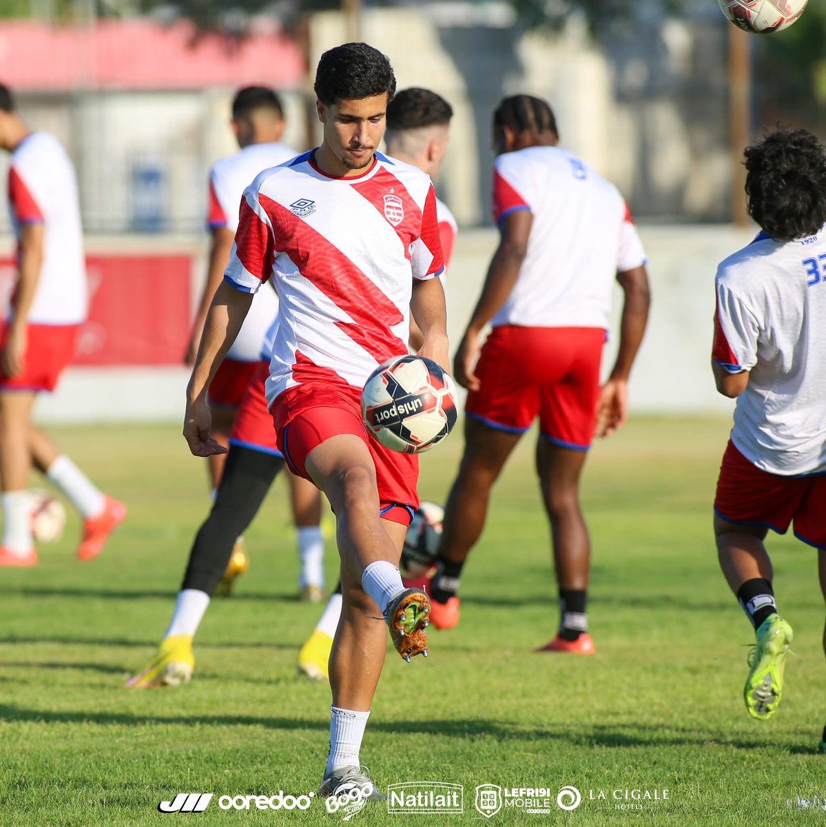 LefrikiTime's tweet photo. Retour à l’entraînement pour nos guerriers 🥷🇦🇹
#presaison #ClubAfricain #entrainement #TeamCa https://t.co/oLaoVcuYcZ