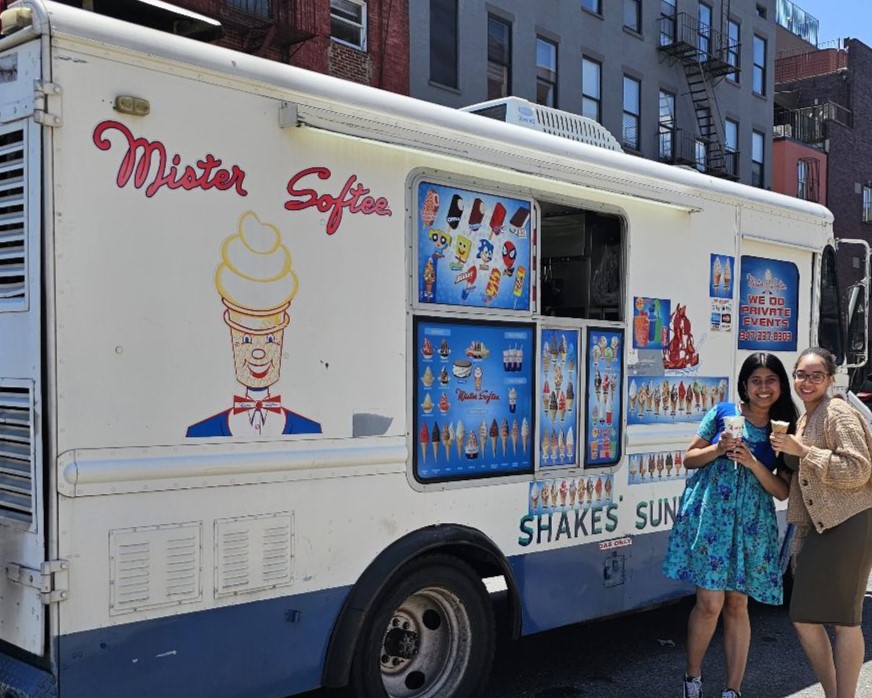 ParentCare3's tweet image. When life gives you a heatwave, our company gives us ice cream! Today, we had an ice cream truck roll in to sweeten the day and remind our team just how cool they truly are. Because great care deserves a great treat!
#ParentCareNY #TeamAppreciation #SweetRewards #SummerVibes