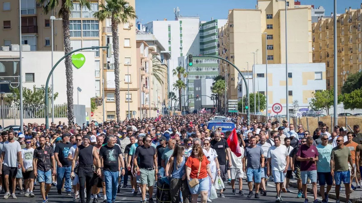 gadesfirm82's tweet photo. En Cádiz, lo tenemos claro… NI UN PASO ATRÁS EN LA LUCHA DEL METAL! https://t.co/MnqT8LOKpO