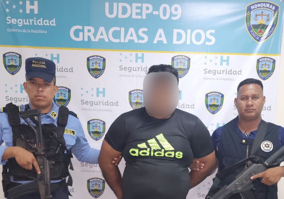 Udep09's tweet photo. Ciudadano detenido por suponerlo responsable de los delitos de tipo agravado de lesiones y maltrato familiar en Gracias a Dios https://t.co/krrnp1c5Vj
