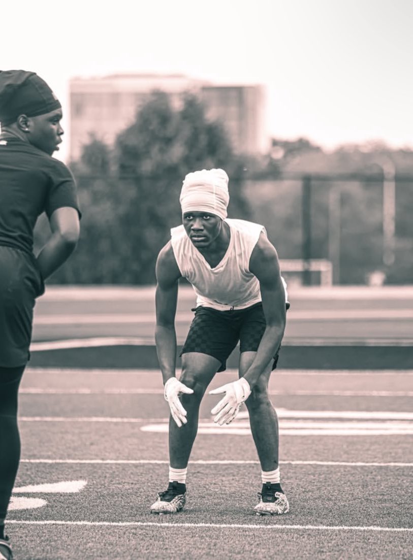 RaheemMiller27's tweet photo. Caught 2 picks today in 7on7 we went 3–1 @CoachRico15 @MJ_NFLDraft @PrepRedzoneWI https://t.co/r5OrvxR1ou