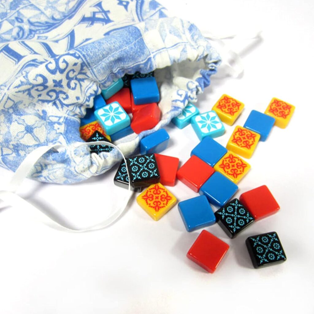 Board Game Review – Azul. frontlinegaming.org/2025/06/25/boa…

#boardgames #boardgamereview #azul