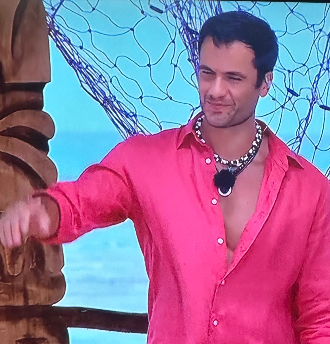 Perché sto guardando
 l’ #isoladeifamosi ?
Per questa bravissima persona 
#isola