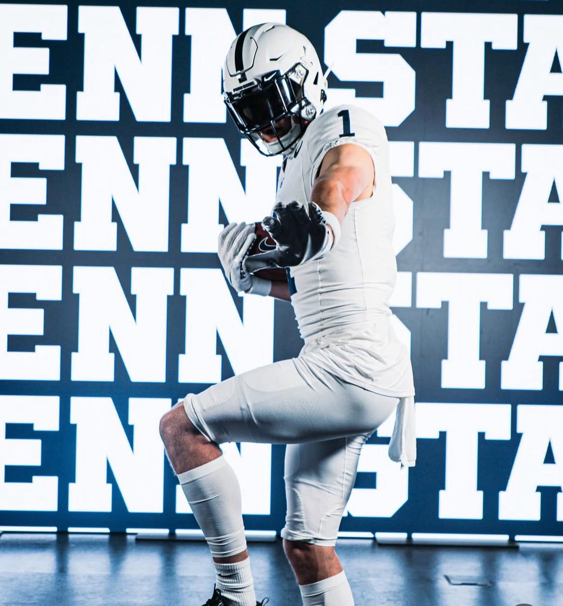 BasicBluesPod's tweet image. BREAKING: Penn State has earned a new commitment from ATH Pierce Petersohn in the 2026 recruiting class‼️
Welcome to Happy Valley 🦁