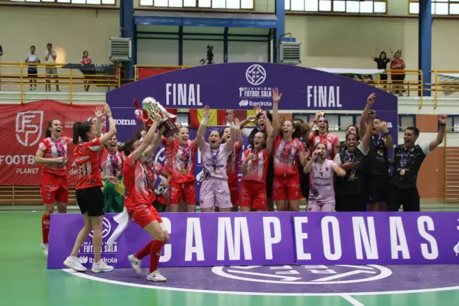 ⚽️ Liga Femenina de fútbol sala - El Atlético Navalcarnero vuelve a lo alto y logra su séptimo título 

🔗historiadeportiva.com/2022/06/ligas-…