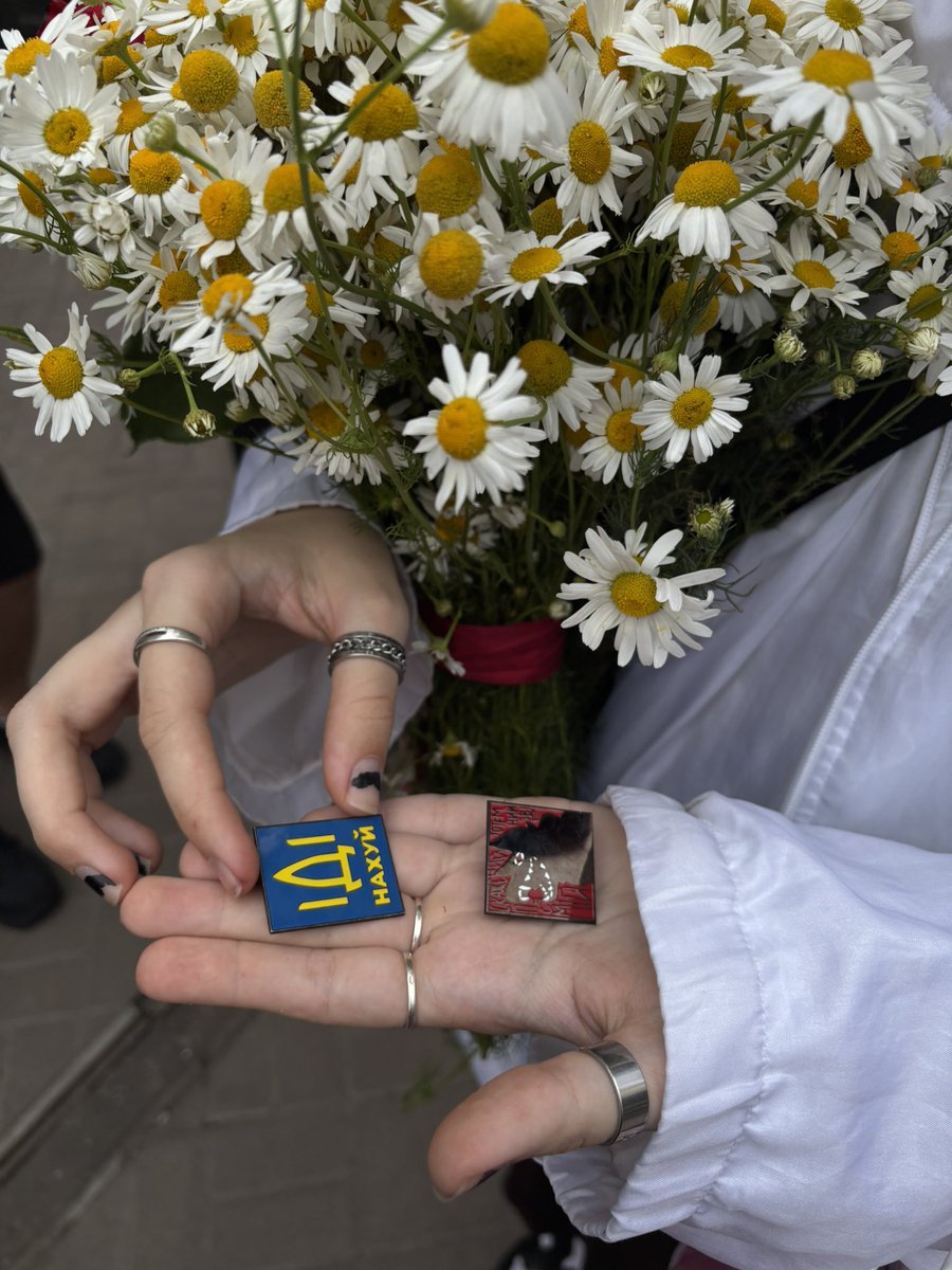 пінятко tweet media