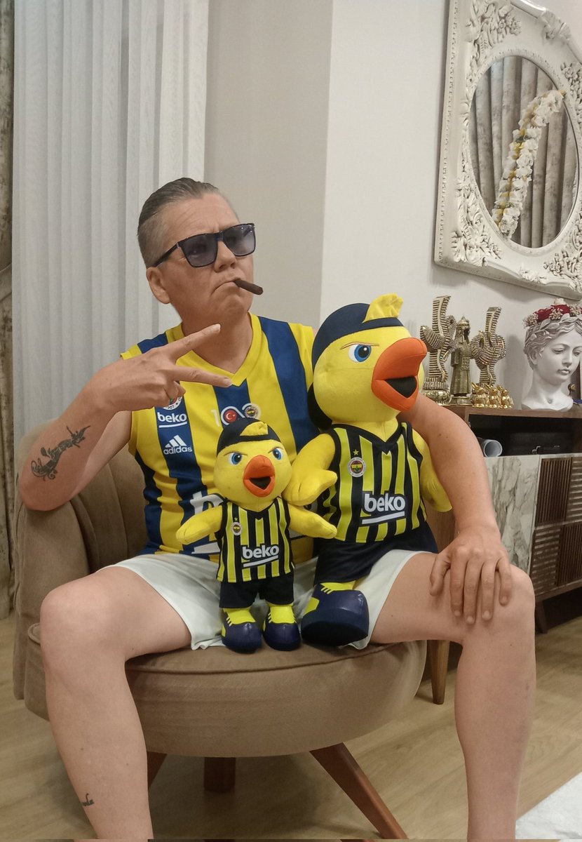 Teşekkürler Dünyanın en büyük SPOR kulübü FENERBAHÇE 💛💙 3'leme ile gelen şampiyonluk 🇹🇷🏀 <a href="/FBBasketbol/">Fenerbahçe Beko</a> <a href="/YellowTheCanary/">Yellow</a> <a href="/fenerium/">Fenerium</a>  YAŞA FENERBAHÇE 💛💙