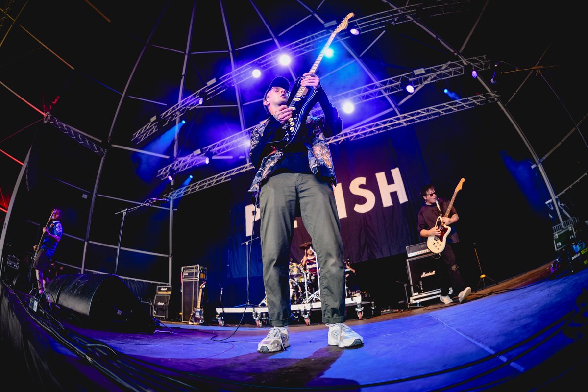 ¡Jinjer <a href="/jinjerofficial/">JINJER</a>, uno de los platos fuertes de la jornada, han reventado el Main Stage! ¡De locos lo bien que han sonado las nuevas canciones de los ucranianos en directo con la implacable Tatiana a los mandos! 😱

Lost Society <a href="/LostSocietyFI/">Lost Society</a> han dado el toque más groove a
