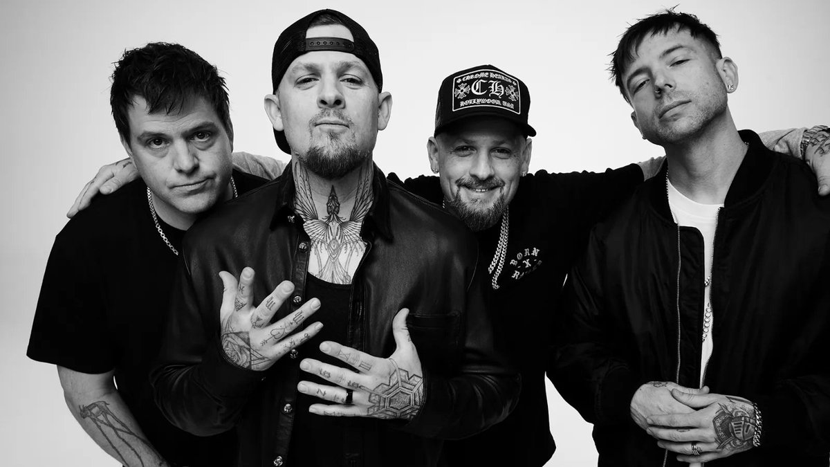 Revolvermag's tweet image. 😱GOOD CHARLOTTE announce first album in 7 years with new song "Rejects"
revolvermag.com/music/good-cha…