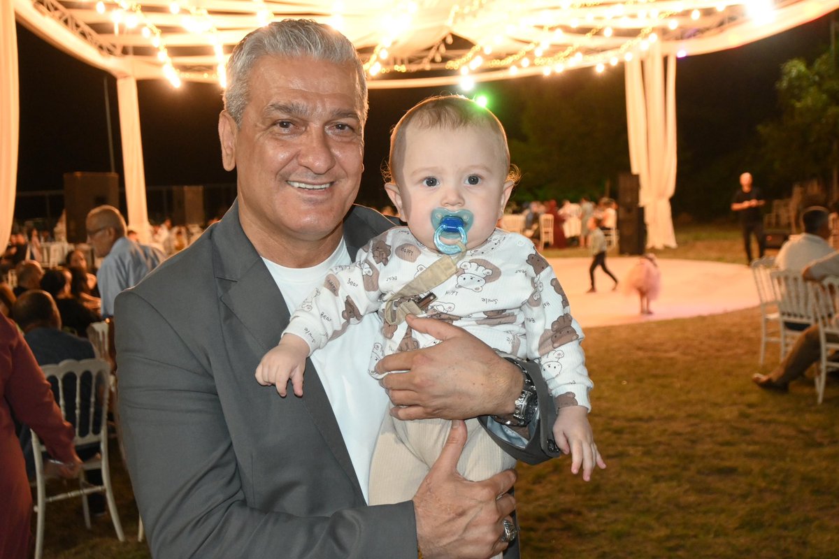 Saklar ve Ramazan ailelerinin evlatları Seren ve Erhan’ın kına merasimlerine katılarak, bu anlamlı günde, sevinçlerine ortak olduk.
Birlik ve beraberlik içinde geçen bu güzel geceye vesile olan herkese teşekkür ediyor, genç çiftimize ömür boyu mutluluk, sağlık ve huzur diliyorum.