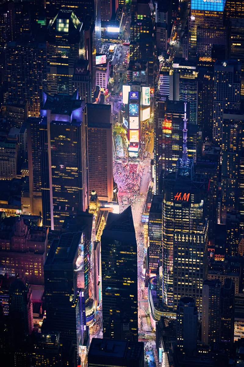 Up close &amp; personal with Times Square from above 👀🩵