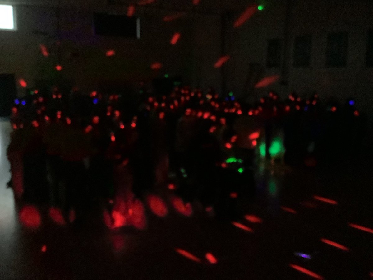 DJ Dyke is on the decks!
Red seems to be the favourite track at the moment….but five people are listening to the blue track!