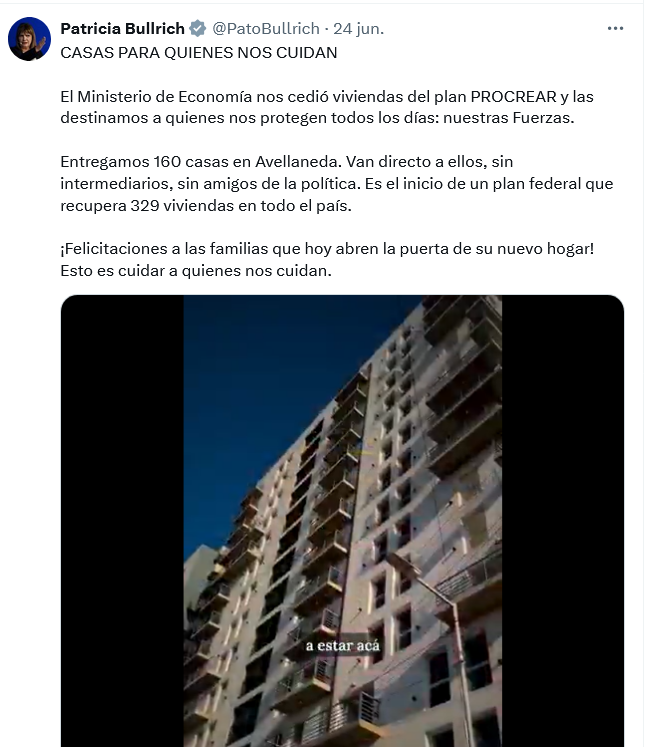 Algo excelente que tuvo PROCREAR fue su transparencia. Nunca hubo intermediarios. Por eso todos conocemos a alguien muy gorila que se hizo la casa así. Te anotabas por internet, salías sorteado, te llamaban del Hipotecario. Ahora la puntera es Bullrich.