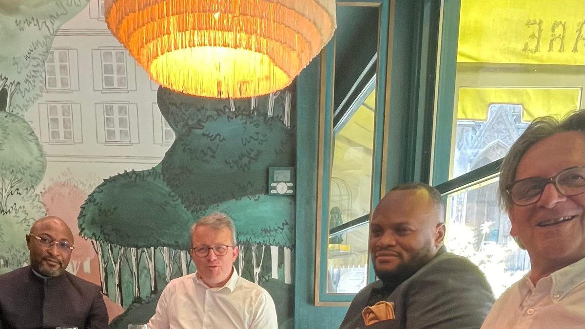 🤝 Échanges passionnants avec <a href="/daniel_bumba_01/">Daniel bumba lubaki</a>, Gouverneur de #Kinshasa, sur les enjeux de #mobilitéurbaine. 

<a href="/CODATU_org/">CODATU</a> reste mobilisée pour accompagner les grandes métropoles africaines dans leurs transitions. 🌍🚍