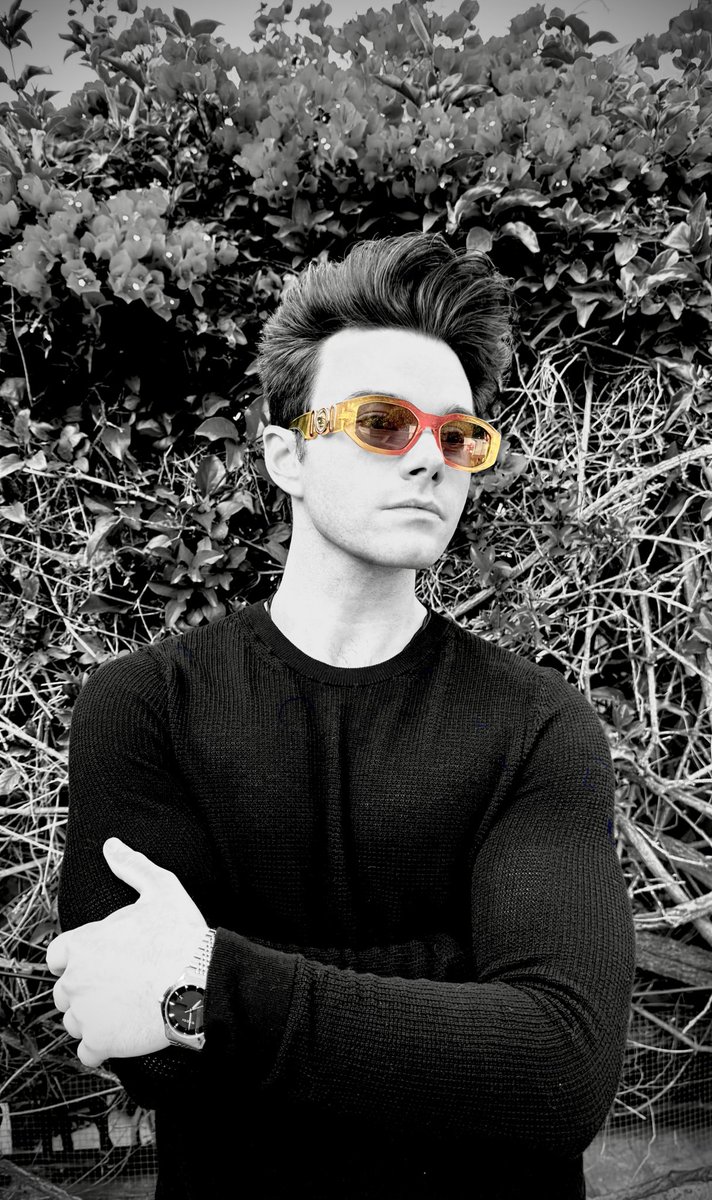 chriscolfer's tweet image. Thanks for the new shades @Versace. And thank you for making a product that supports the @ejaf. 😎