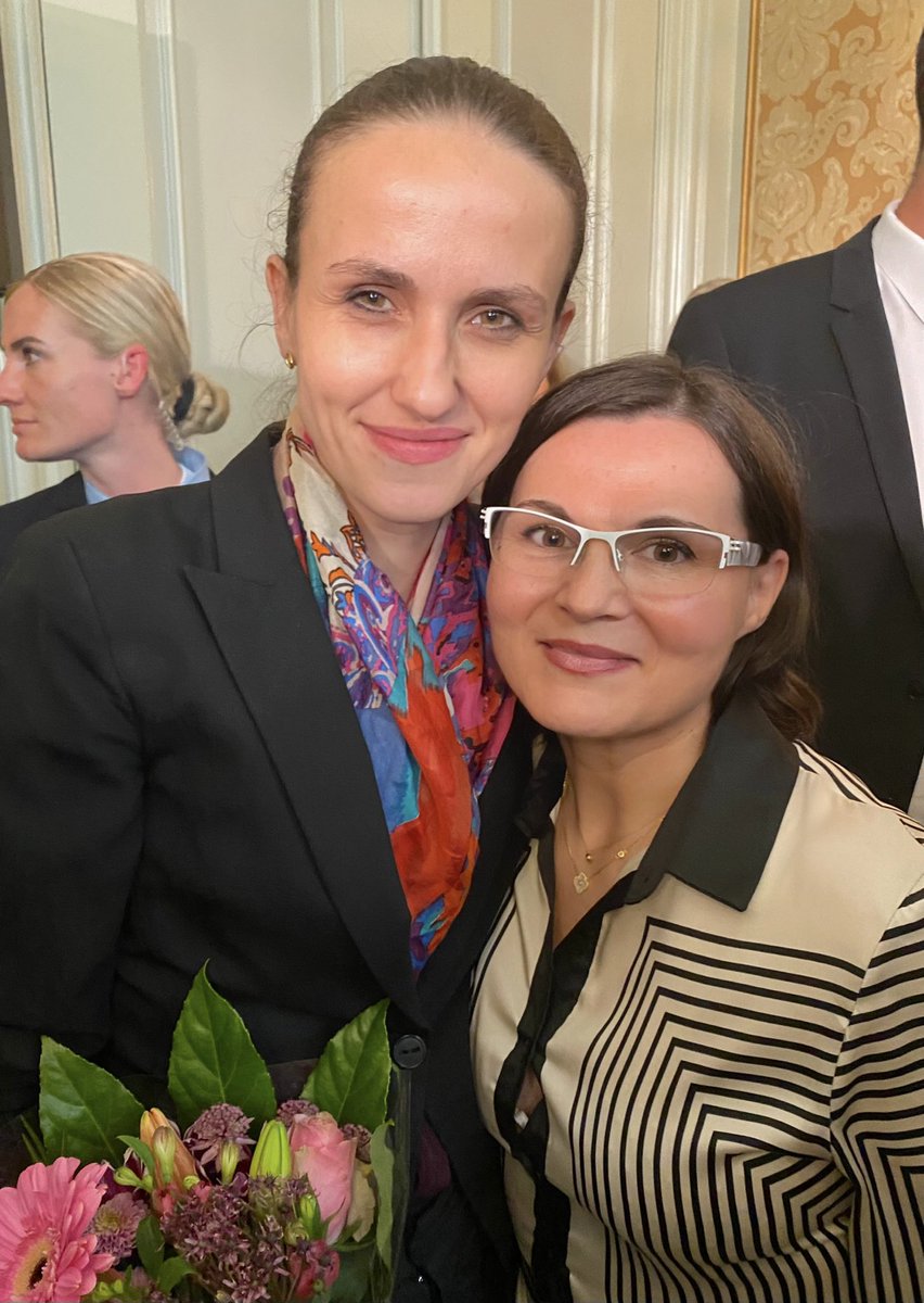 ColinNela's tweet photo. Am avut marea onoare să particip astăzi, la întâlnirea cu doamna @oana_toiu Ministra Afacerilor Externe al României, prezentă la Summitul NATO de la Haga. 🇹🇩🇪🇺
#NATOSummit2025 #Romania #Europe https://t.co/GrxKRrmjtH