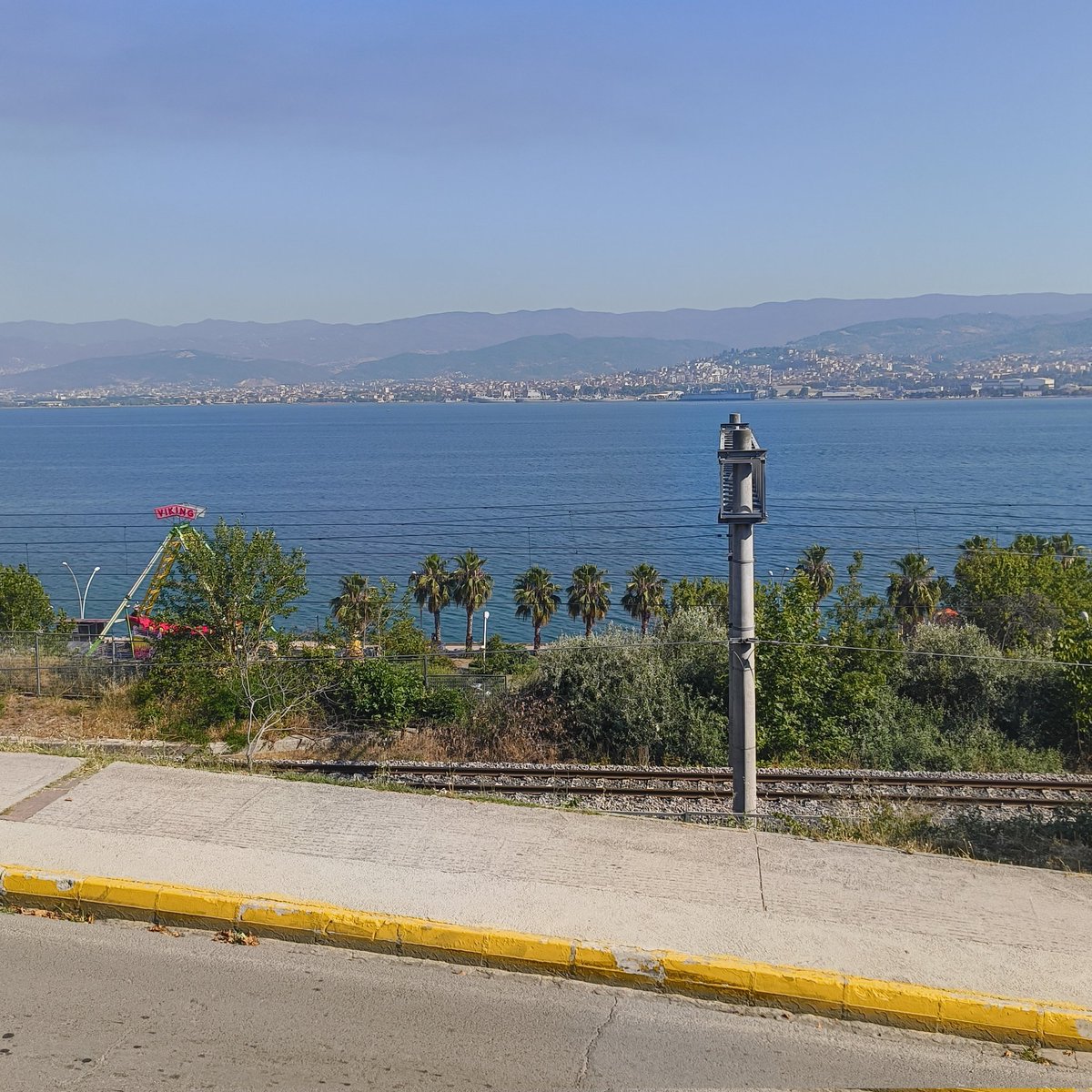 Ağzına tükürdüğümün şehri senden nefret ediyorum amk