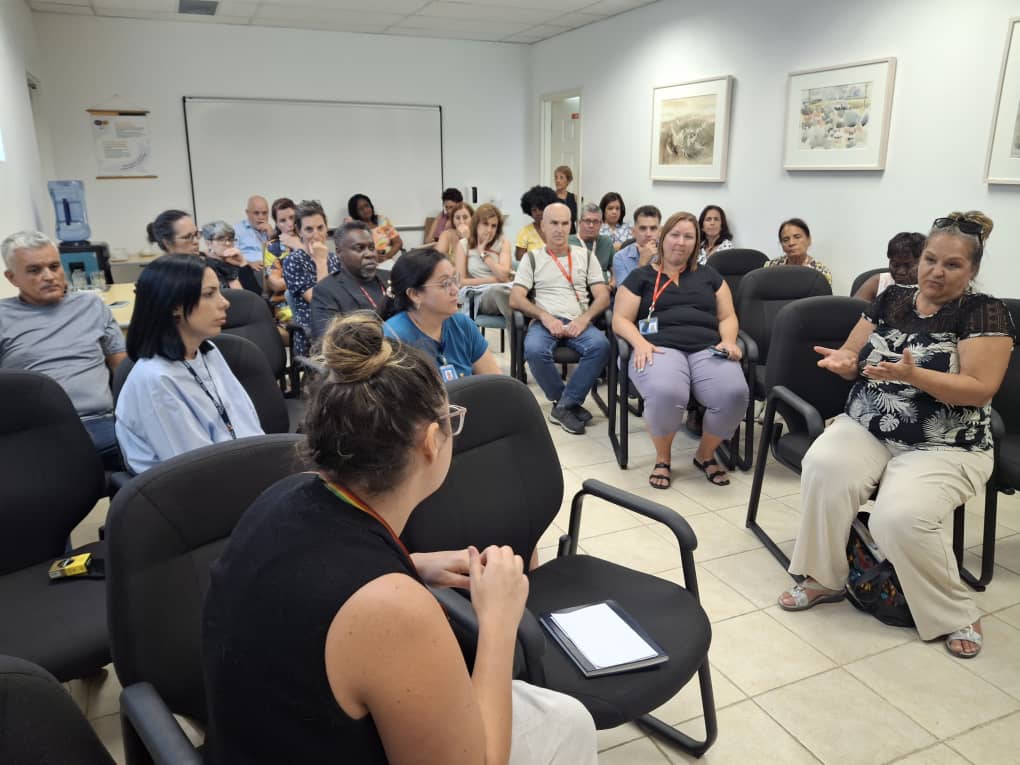 CanEmbCuba's tweet image. Embassy of Canada staff joined in learning about Nibinamik First Nation Elders Tommy Yellowhead & Stephen Neshinapaise and their historic canoe trip in Journey to Our Homelands, sparking vital dialogue on truth & reconciliation. #NIPD2025 #NIHM