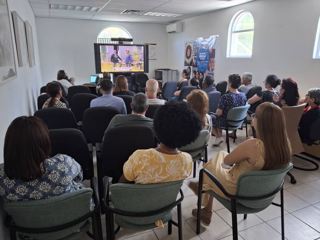 CanEmbCuba's tweet image. Embassy of Canada staff joined in learning about Nibinamik First Nation Elders Tommy Yellowhead & Stephen Neshinapaise and their historic canoe trip in Journey to Our Homelands, sparking vital dialogue on truth & reconciliation. #NIPD2025 #NIHM