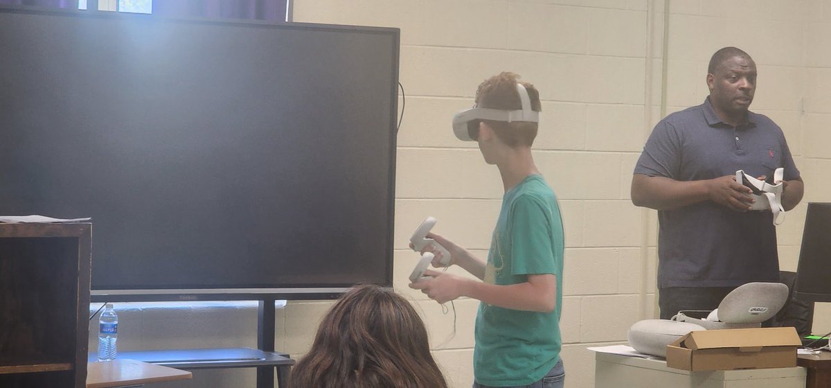 Chris Morris tweet media